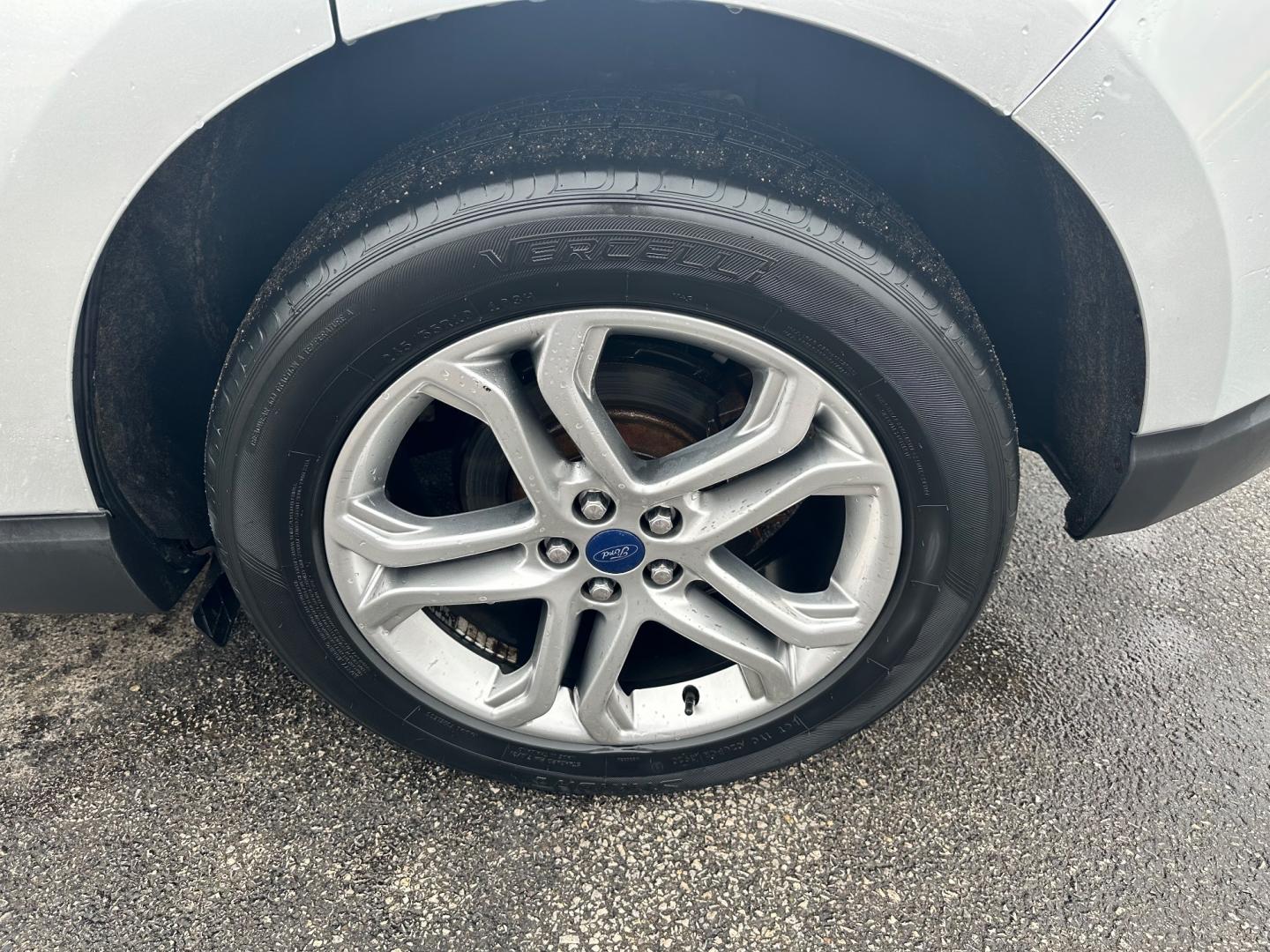 2017 Silver /Black Ford Edge Titanium (2FMPK4K92HB) with an 2.0L I4 DOHC 16V Turbo engine, 6-Speed Automatic transmission, located at 547 E. Main St., Orwell, OH, 44076, (440) 437-5893, 41.535435, -80.847855 - This 2017 Ford Edge Titanium AWD is a well-equipped midsize SUV. It comes with a powerful yet efficient 2.0L EcoBoost engine paired with a smooth 6-speed automatic transmission. Notable features include LED daytime running lights, dusk-sensing headlights, leather interior, auto-dimming rearview mirr - Photo#11